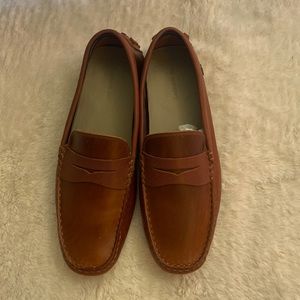 Lacoste men’s loafers size 10.5,tan color leather.